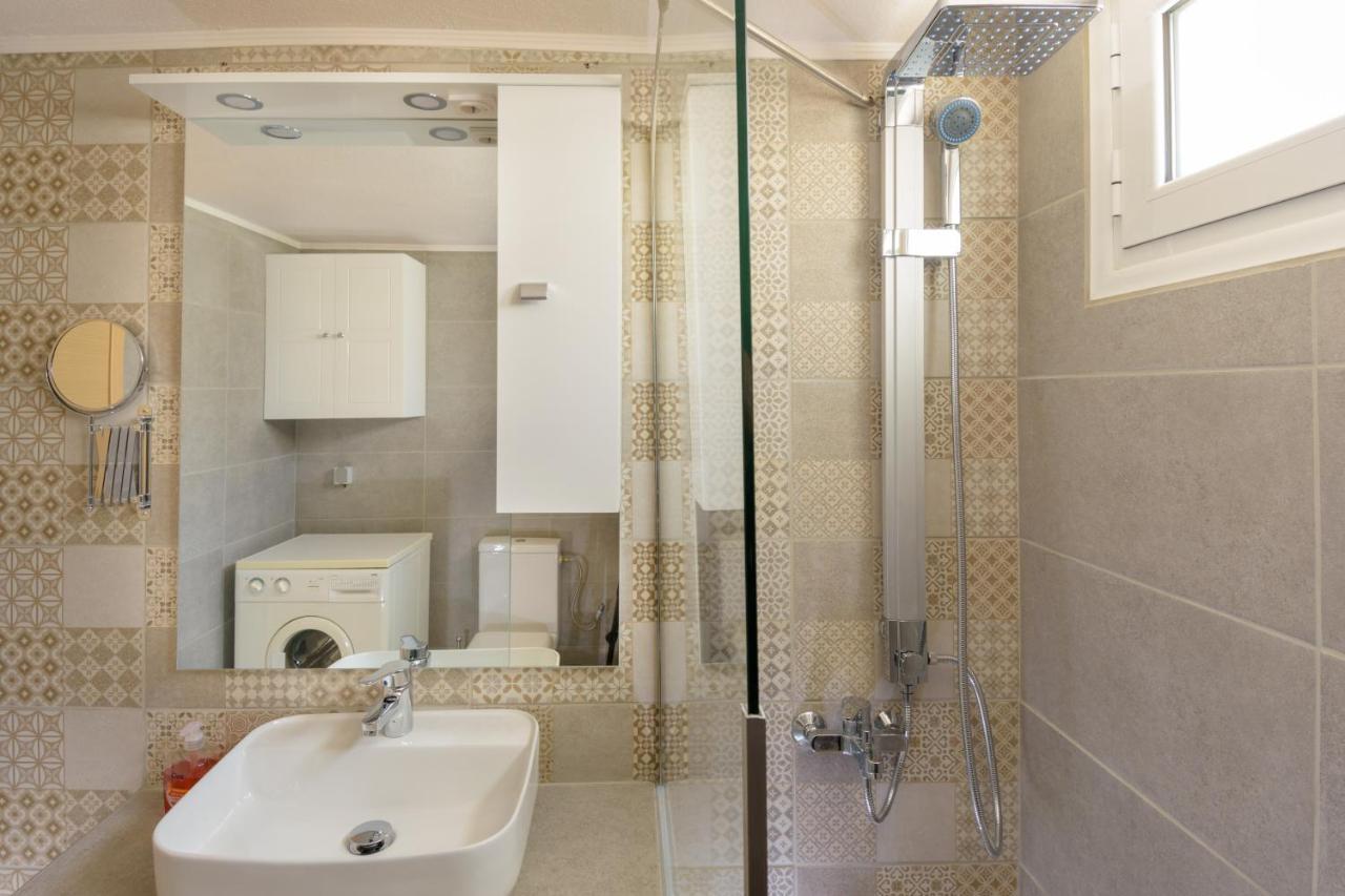 Margarita'S Seafront Luxury Apartment Elounda Buitenkant foto